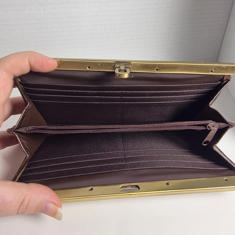 Buxton Designer‎ Brown Croc Bronze Metal Slide Lock Accordion Clutch Wallet